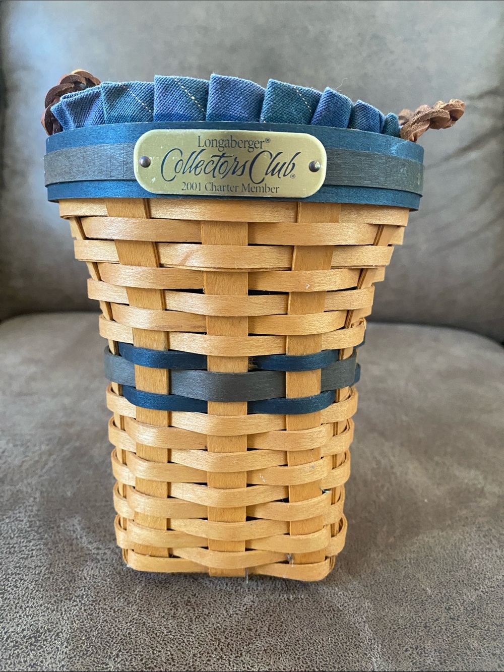 Longaberger 2001 Collectors Club Charter Member Basket